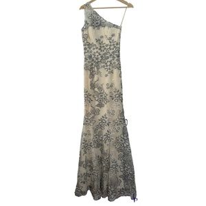 DRESS THE POPULATION One Shoulder Ivory Silver Lace Embroidered Go…